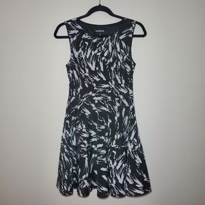 Express summer flowy dress. Black & white. Size 4